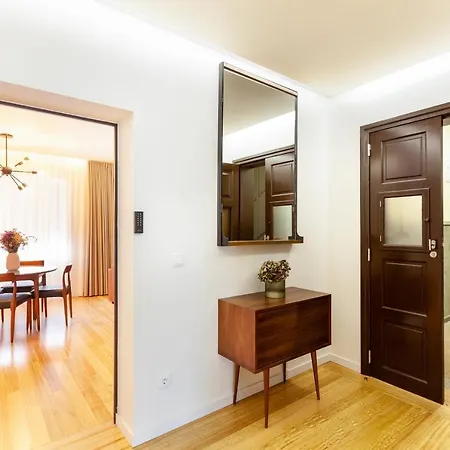 Avenida Apartment *